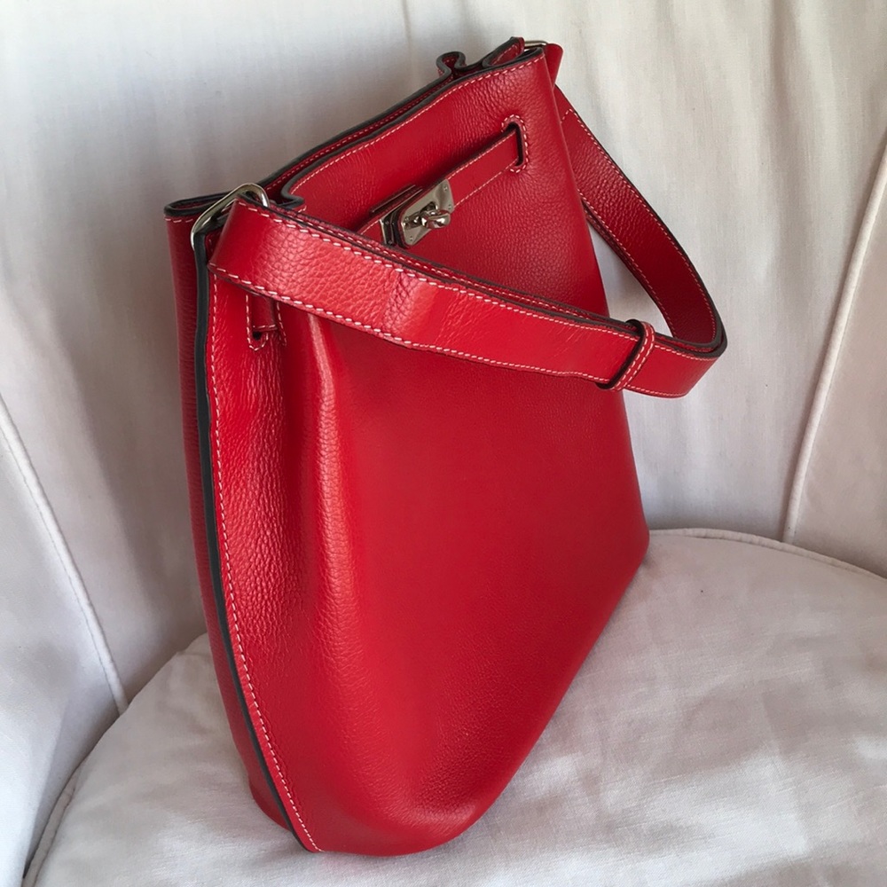 Red Pebbled Leather Shoulder Bag with Padlock - Picture 5 of 8
